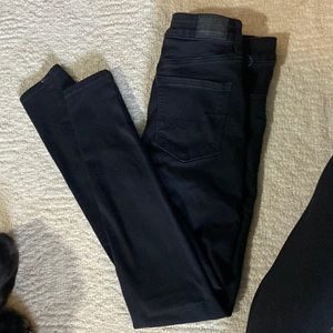 American Eagle high rise skinny jeans. Black.